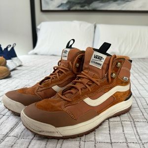 Vans Ultrarange EXO HI MTE in Pumpkin Spice